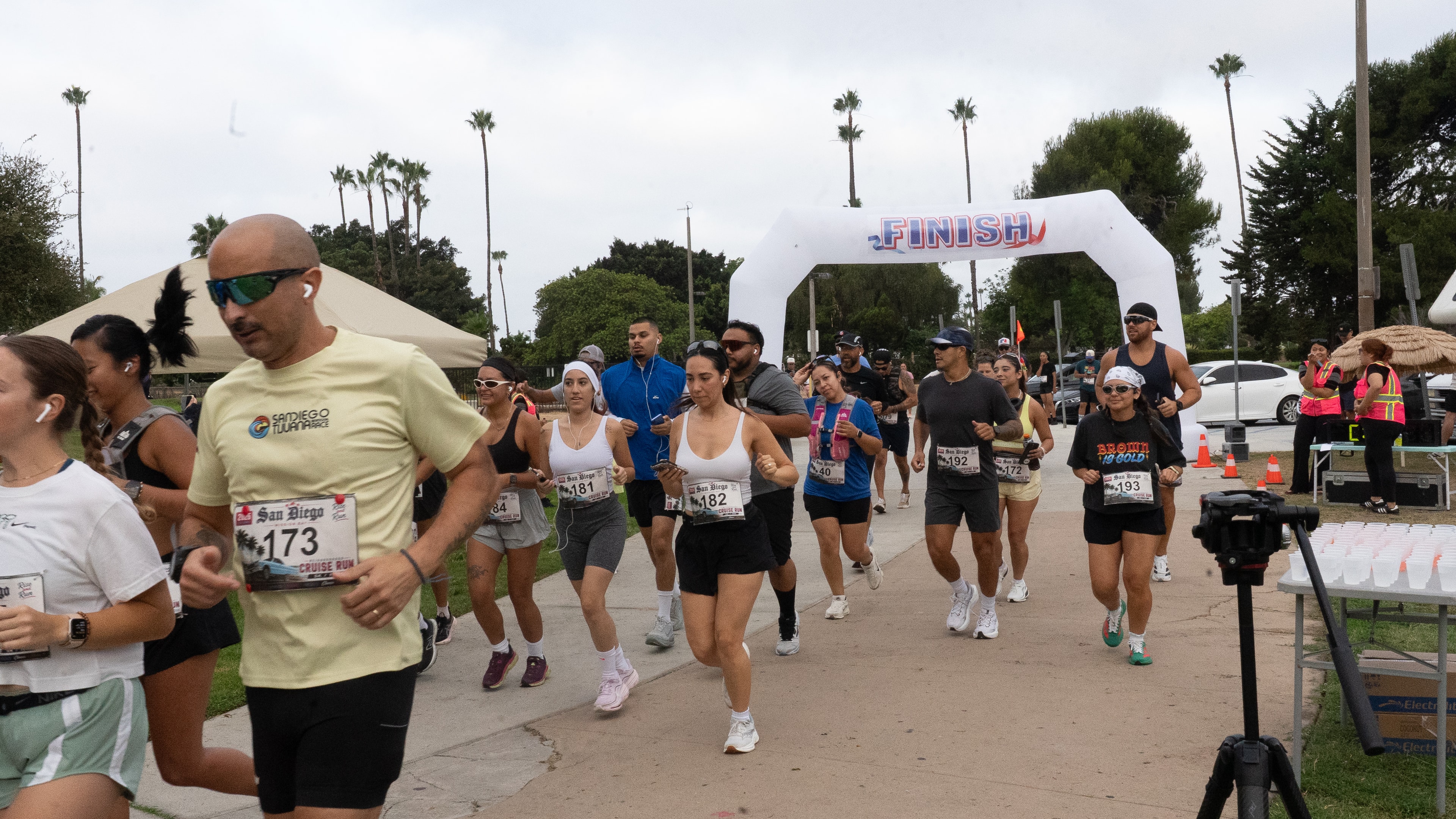 San Diego Cruise Run participants racing